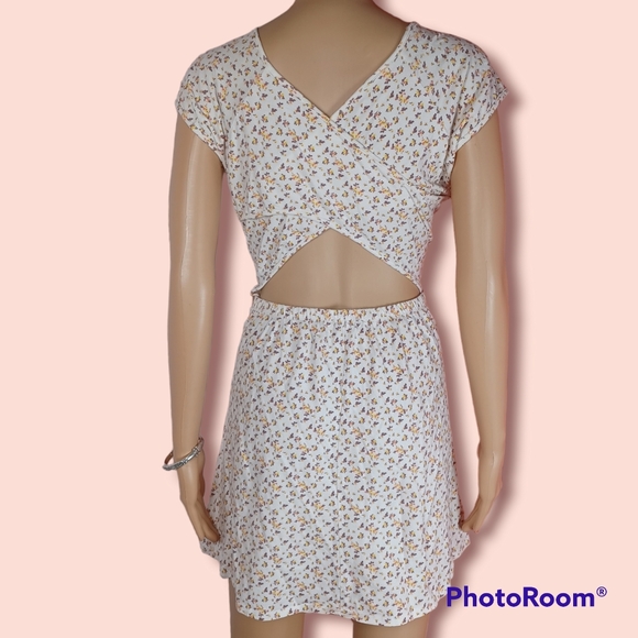 Charlotte Russe White Floral Dress - Picture 3 of 4